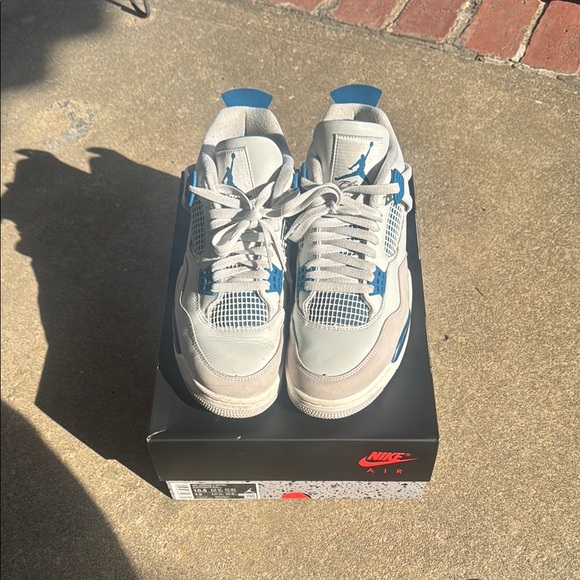 Jordan 4 Retro “Military Blue (2024)” - Picture 2 of 13